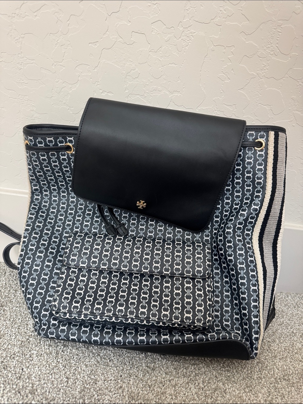Black Patterned Women’s Tote Bag with Top Flap